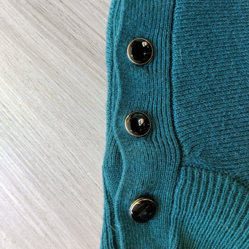 ANN TAYLOR BUTTON DETAIL SWEATER 💚 - Picture 4 of 6